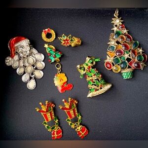 🔥Priced at a STEAL!🔥 Christmas Brooch and Earrings Bundle